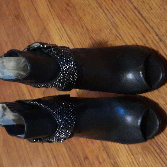 Michael Kors booties - Picture 4 of 6